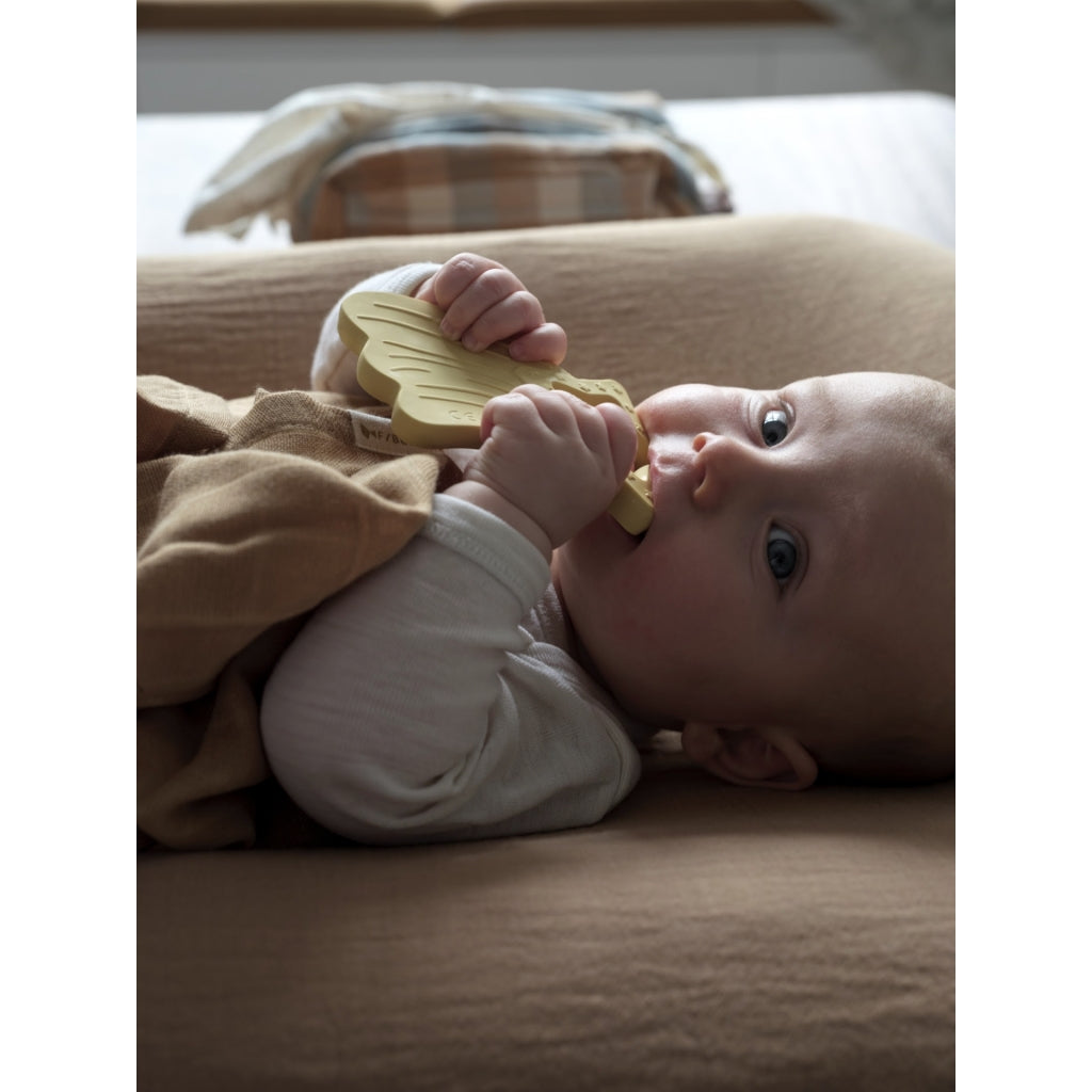 Fabelab Natural Rubber Teether - Shooting Star - Pale Yellow Cuddles & Comforters & Teethers Pale Yellow